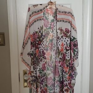 Beautiful kimono/ beach cover up. Gorgeous colors!